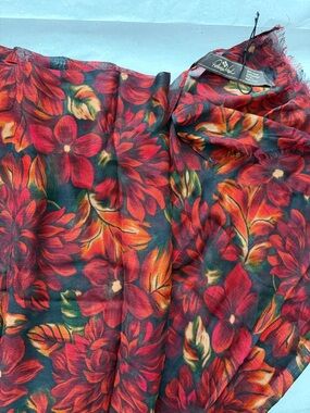 NWOT Patricia Nash lightweight Floral Scarf with Rich Red and Orange Blooms